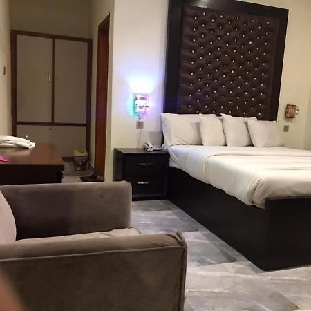 Hotel S.R. Lounge ملتان المظهر الخارجي الصورة