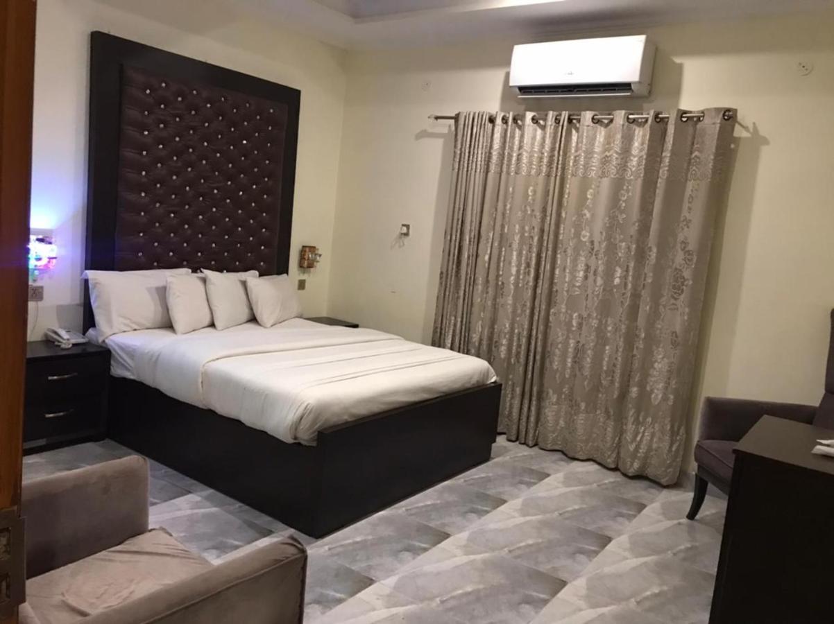 Hotel S.R. Lounge ملتان المظهر الخارجي الصورة
