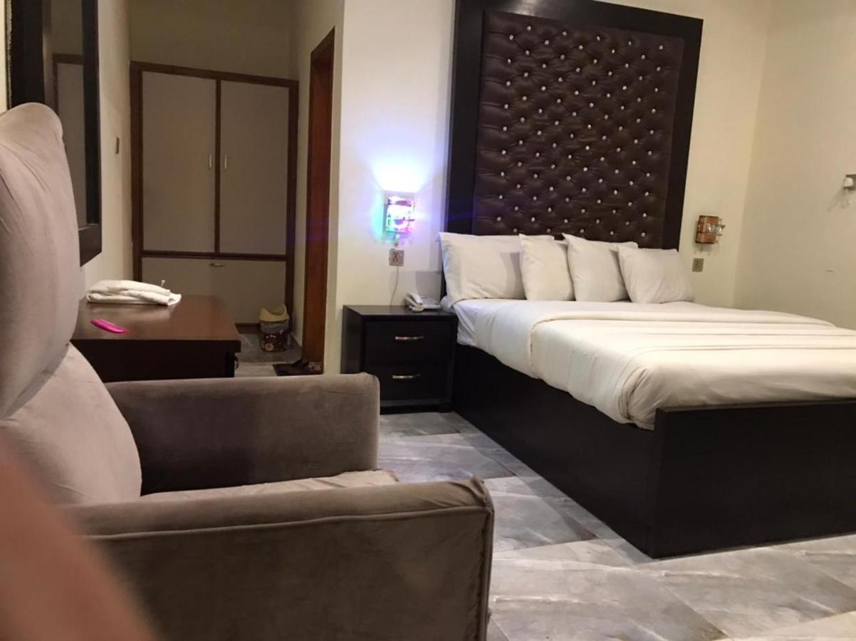 Hotel S.R. Lounge ملتان المظهر الخارجي الصورة