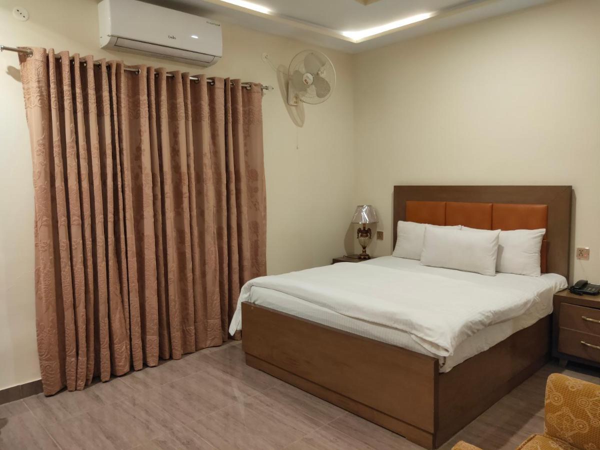 Hotel S.R. Lounge ملتان المظهر الخارجي الصورة
