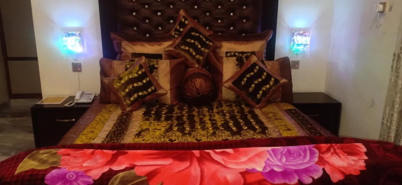 Hotel S.R. Lounge ملتان المظهر الخارجي الصورة