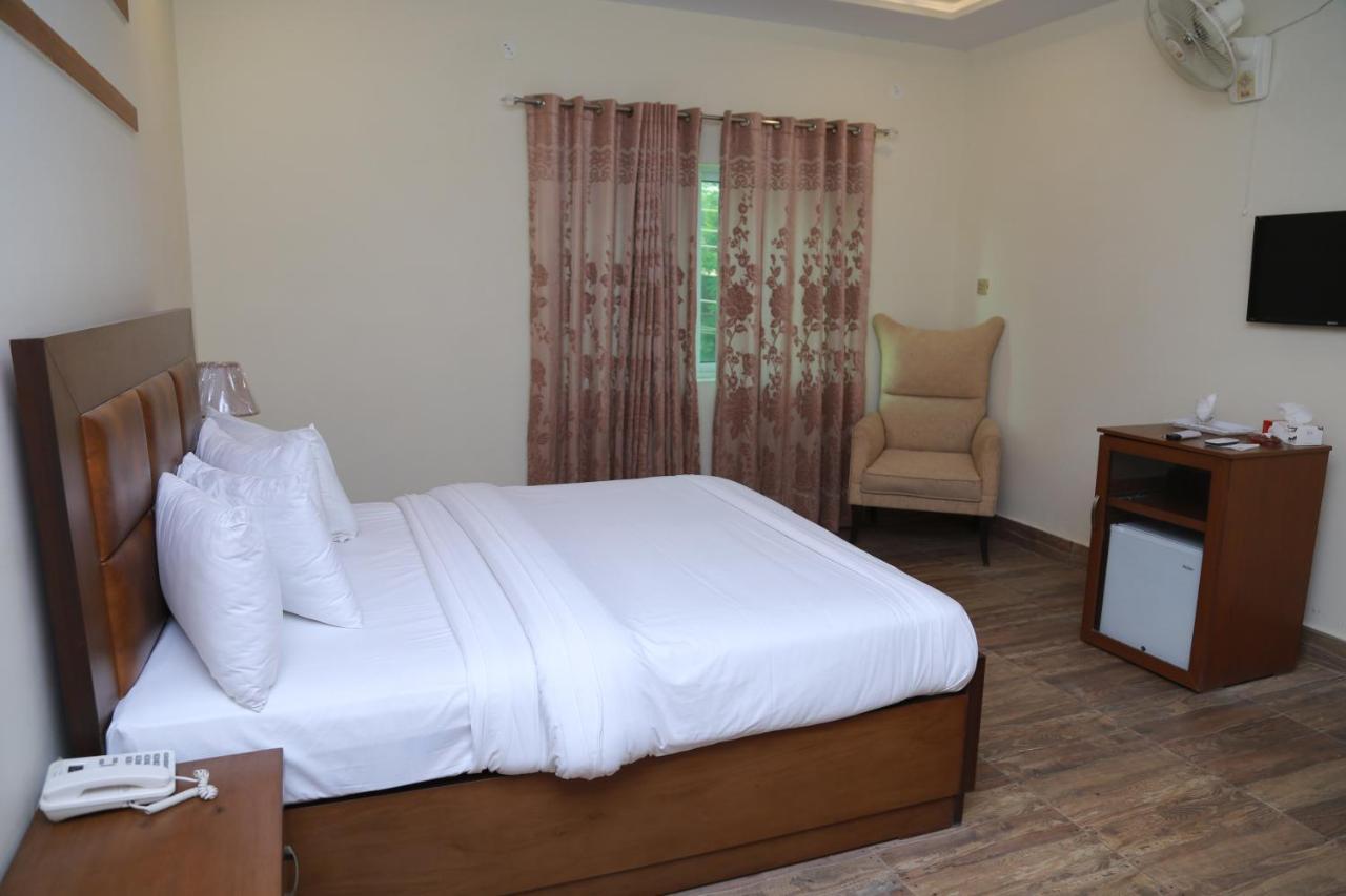Hotel S.R. Lounge ملتان المظهر الخارجي الصورة