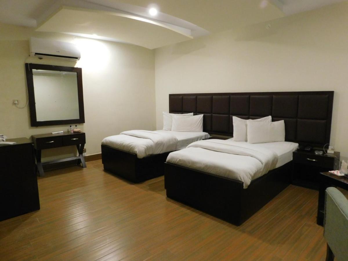Hotel S.R. Lounge ملتان المظهر الخارجي الصورة